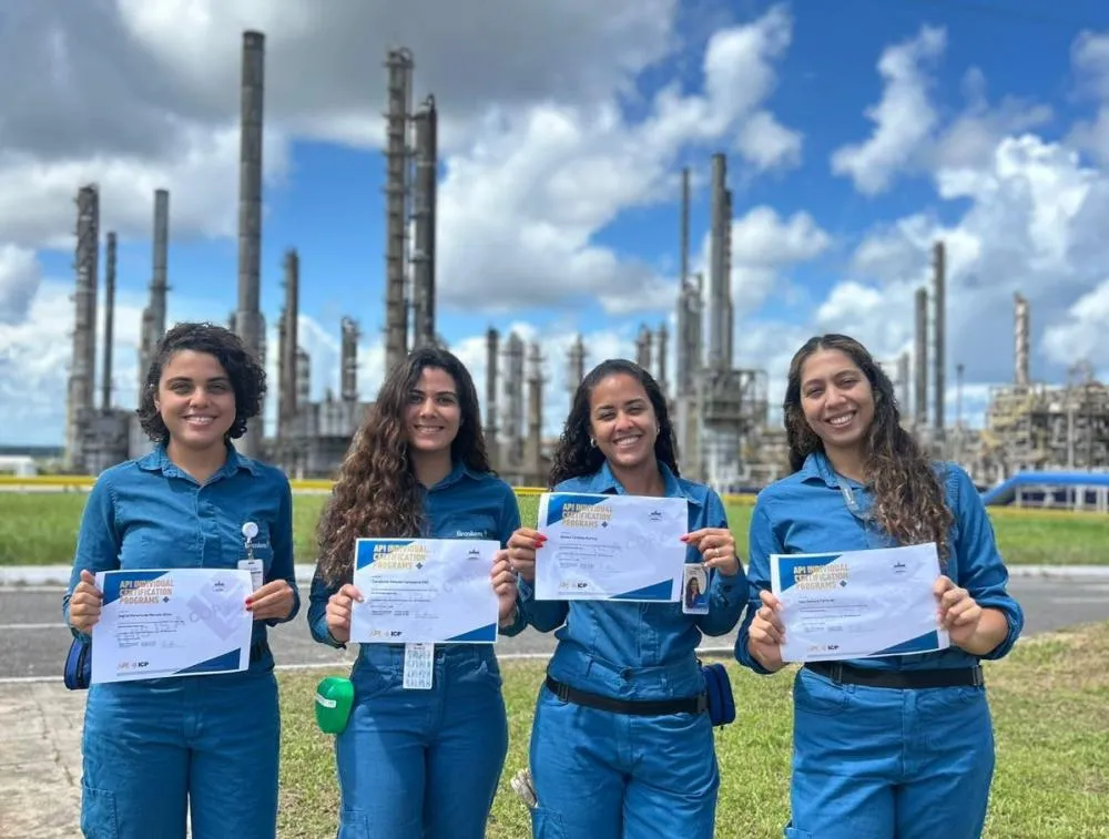 Engenheiras do Polo de Camaçari estão entre as cinco únicas mulheres a conquistar certificação internacional no Brasil
