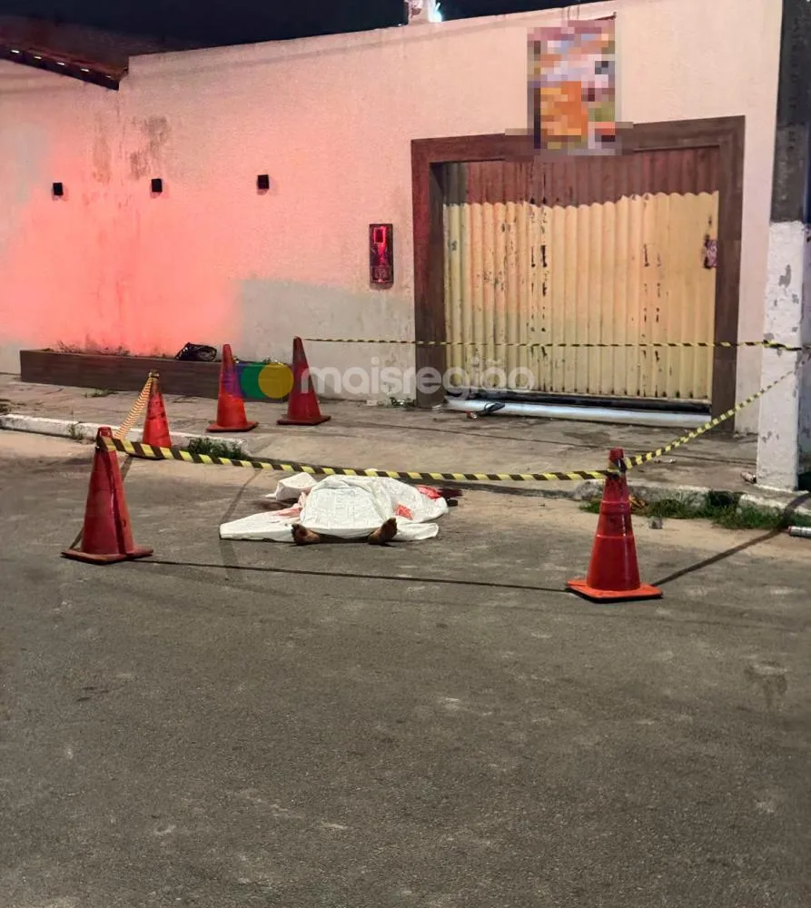 Homem é assassinado na porta de espaço de festas durante aniversário em Dias d'Ávila