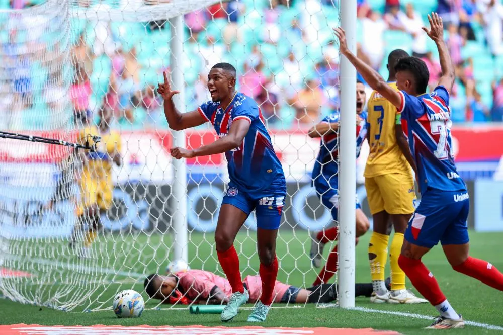 Bahia atropela Colo-Colo e aplica sonora goleada na Fonte Nova
