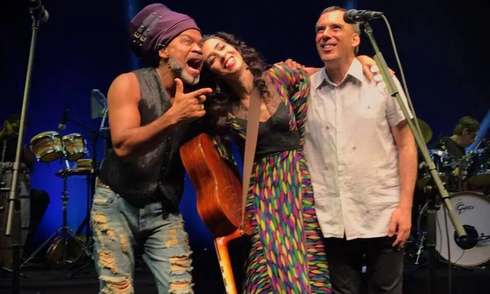 Carlinhos Brown anuncia show com Marisa Monte, Arnaldo Antunes e Caetano Veloso