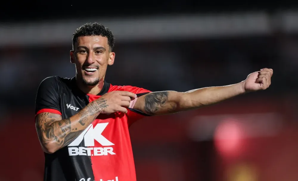 Vitória vence Ferroviário pelo Nordestão e amplia sequência invicta