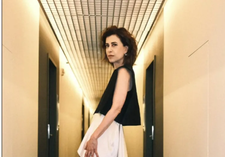 Em campanha para o Oscar, Fernanda Torres é capa de renomada revista americana: ‘Já ganhou’