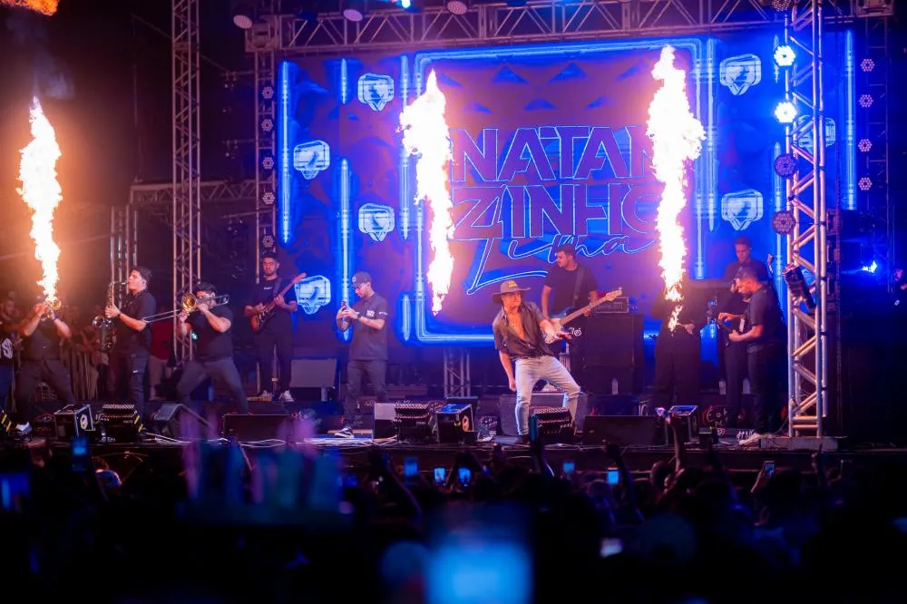 Com grande público, Natanzinho Lima e Tabaréu brilham no encerramento da Festa do Bonfim