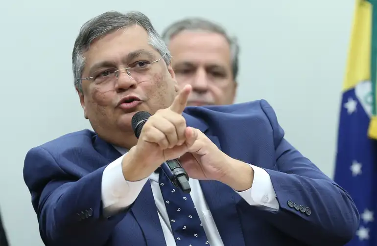 Dino manda CGU auditar R$ 469 milhões de emendas sem plano de trabalho