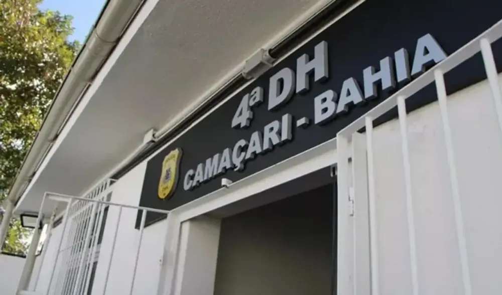 Corpo de mulher é encontrado em decomposição em prédio de Camaçari