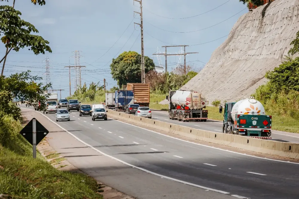 Novos radares começam a operar na Via Parafuso após o Carnaval