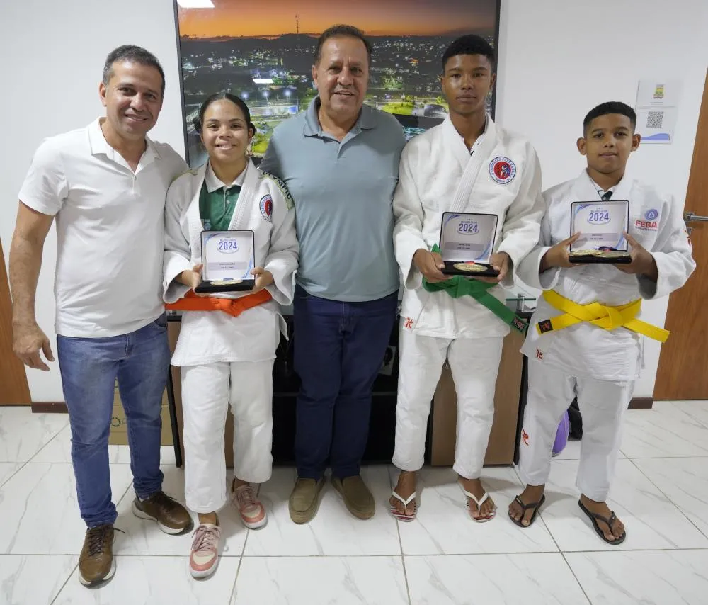 Judocas de Pojuca são homenageados após premiação estadual