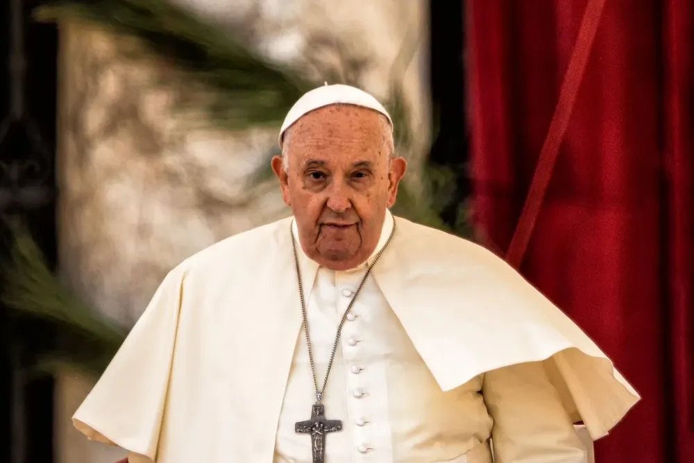 Vaticano diz que condição do Papa Francisco é crítica