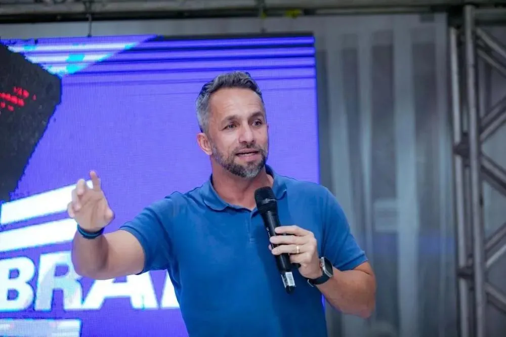Flavio Matos critica cancelamento de mais de 24 mil inscrições do Minha Casa Minha Vida em Camaçari