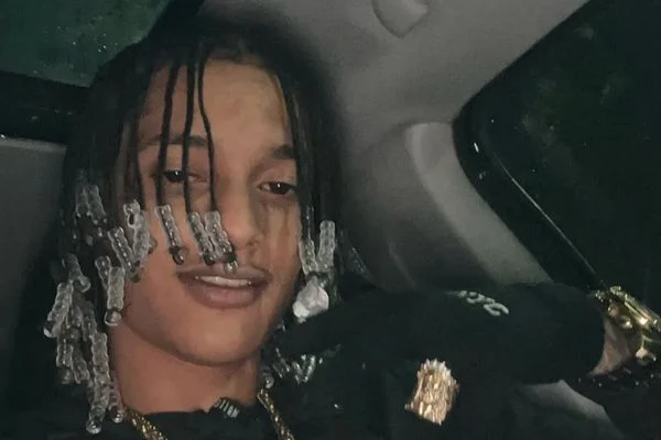 Rapper Oruam é preso por abrigar foragido da Justiça em mansão