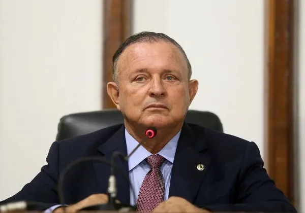 Adolfo Menezes recorre ao STF para reverter afastamento da presidência da Alba