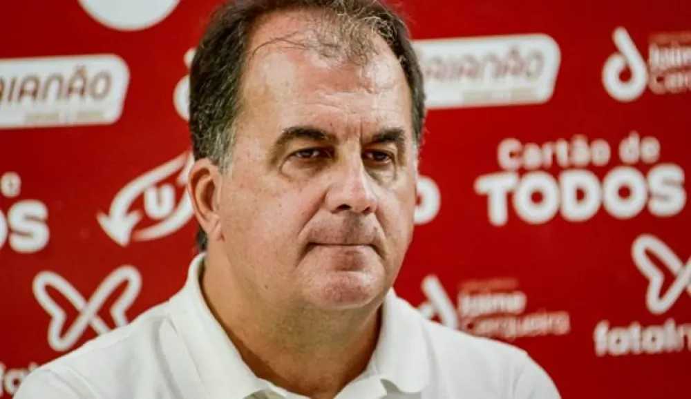 Fábio Mota revela dificuldades para contratar novo “camisa 9” do Vitória e estipula prazo: “Objetivo é trazer até 10 abril”