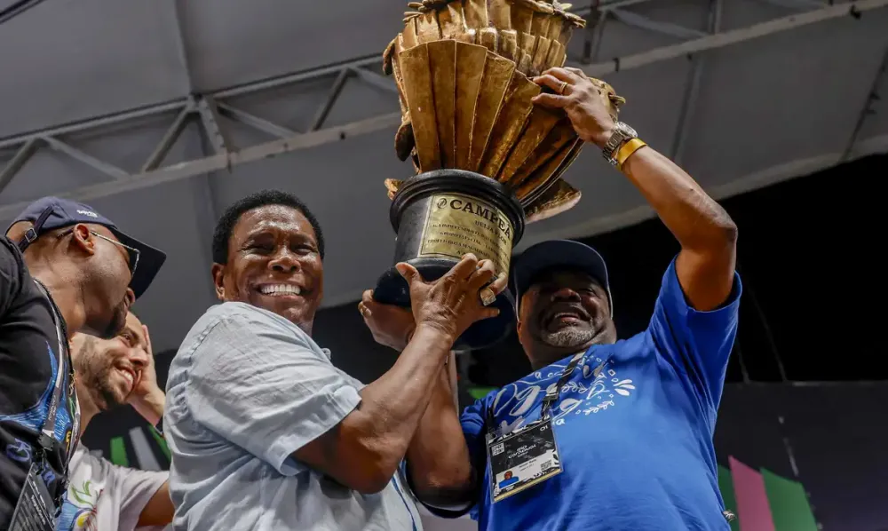 Beija-flor conquista o 15º título do carnaval do Rio de Janeiro