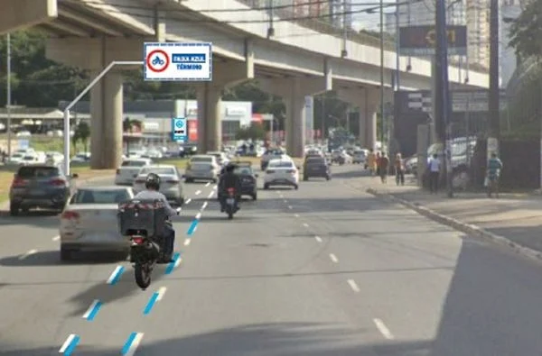 Salvador inaugura primeira motofaixa na Av. Bonocô