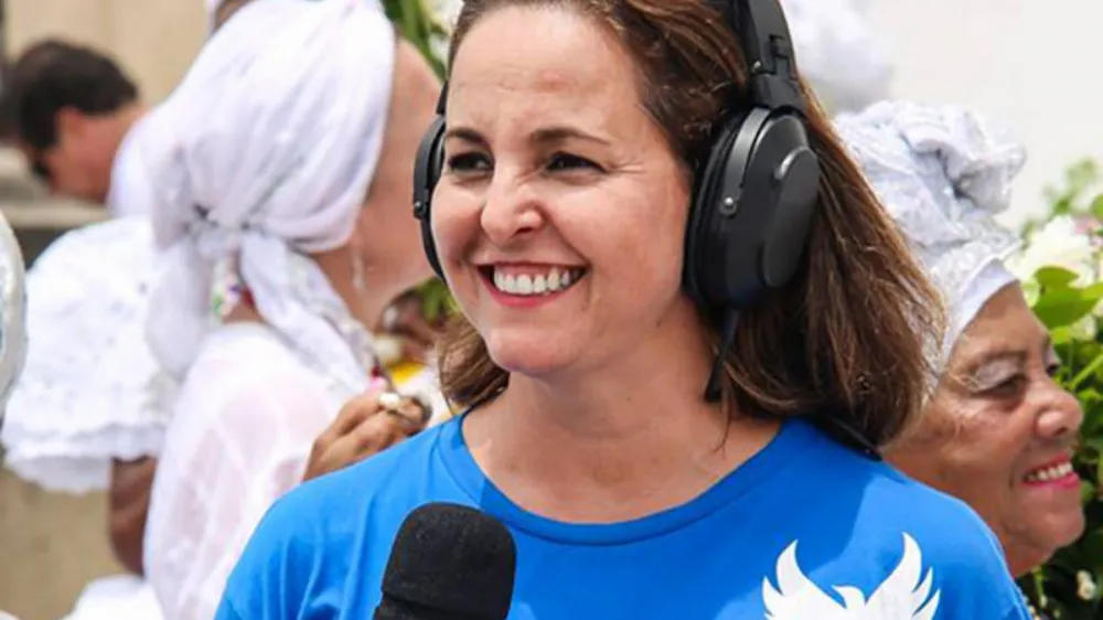 Andréa Silva estreia no Jornal da Manhã e é homenageada: 'A casa é sua'