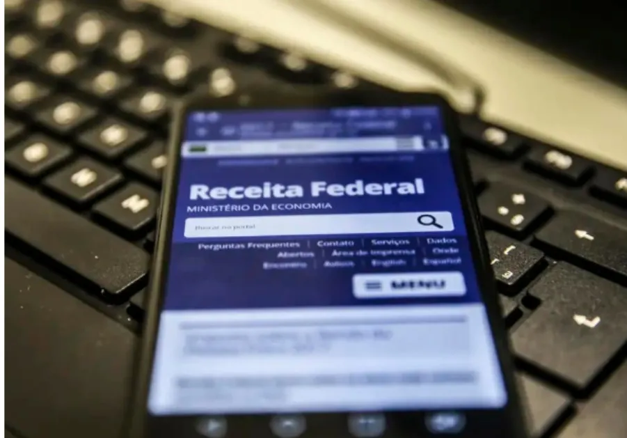Mais de 560 mil brasileiros entregam declaração do IR no primeiro dia