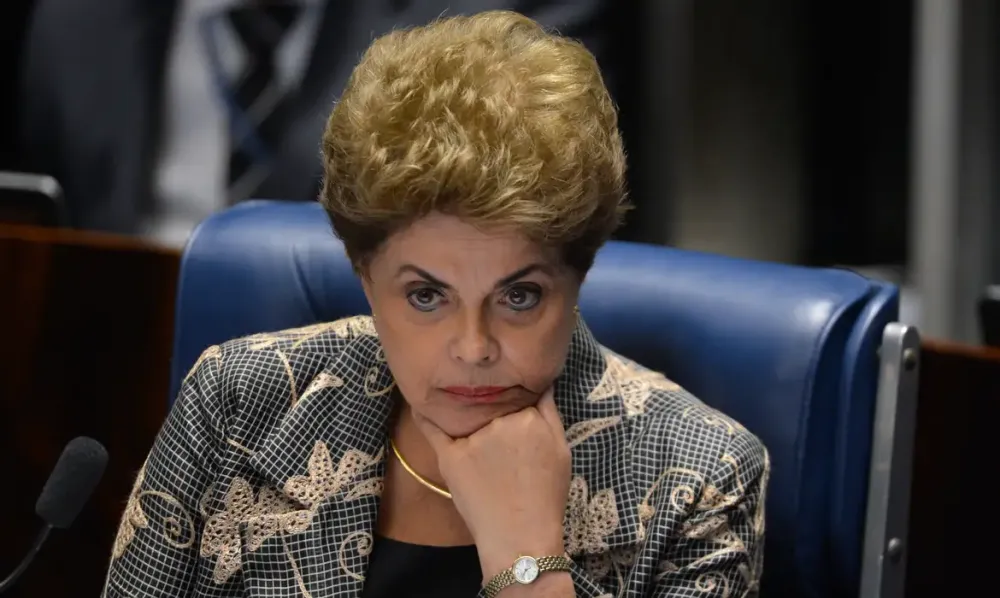Dilma continua à frente do Banco do Brics por mais 5 anos