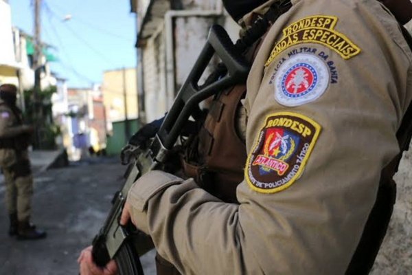 Policial Militar e moradora são baleados no Nordeste de Amaralina