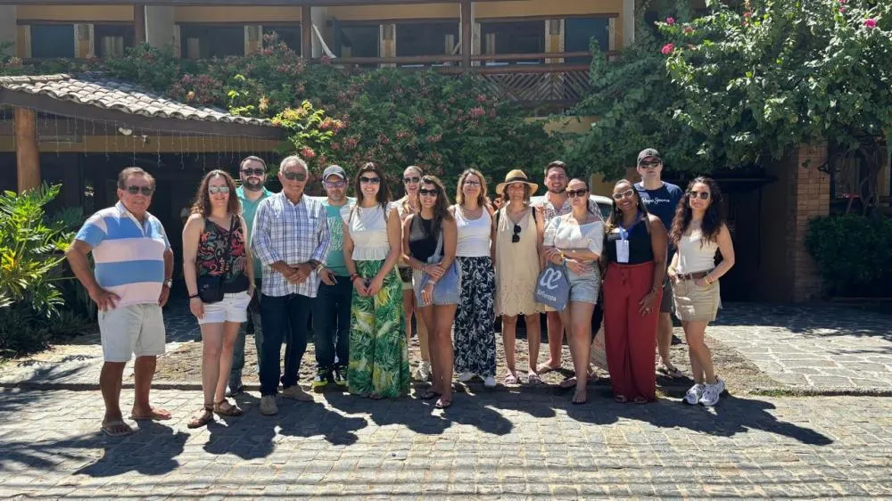 Grupo português visita Praia do Forte e fortalece laços internacionais