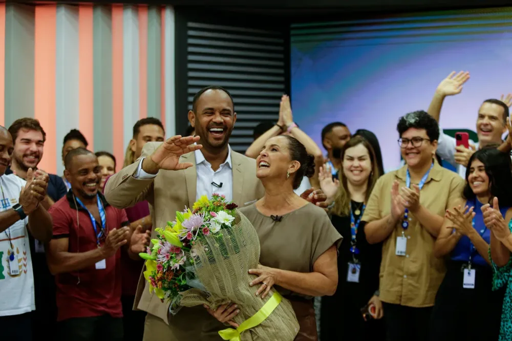 Andréa Silva é homenageada na estreia do Bahia Meio Dia