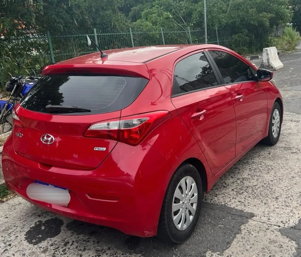 Carro roubado em Lauro de Freitas é recuperado pela PM nos Mares