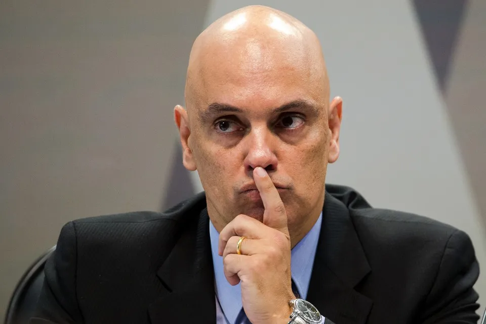  Moraes rejeita pedido para prender Bolsonaro 