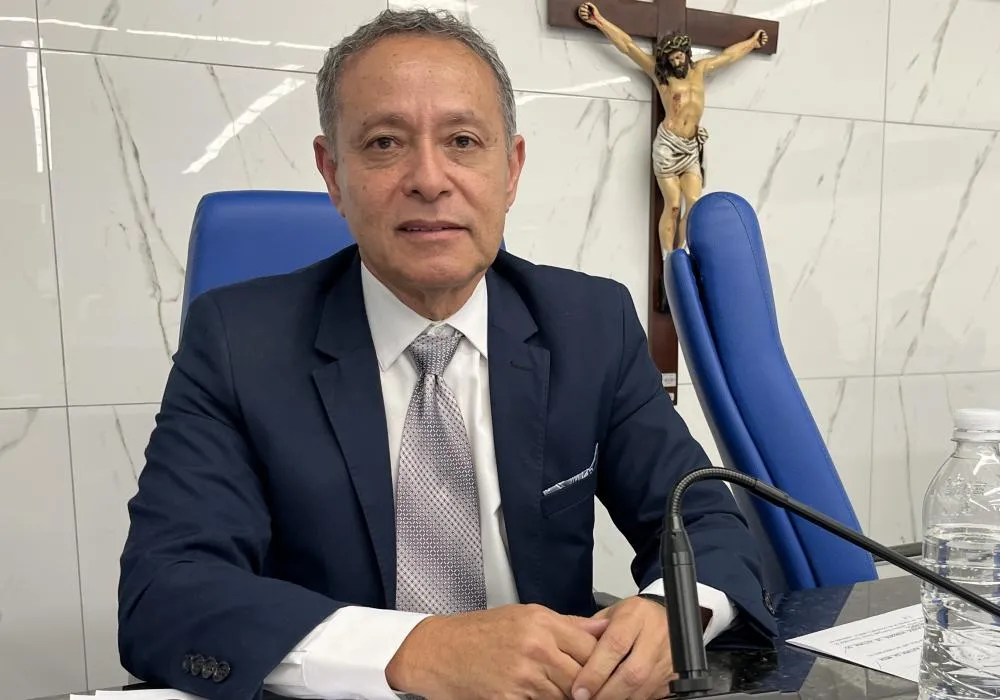 Vereador Elias Natan apresenta PL que cria passe gratuito de estudantes em transporte coletivo municipal