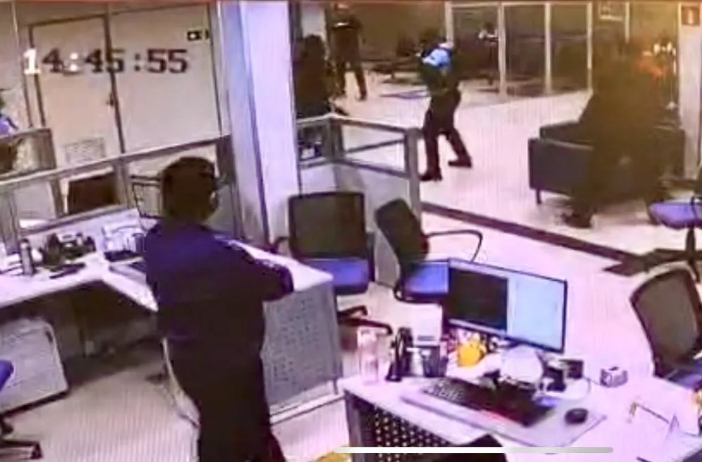 Imagens mostram que vigilante agiu em legítima defesa ao atirar em cliente na Caixa