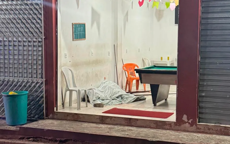 Casal é morto a tiros em bar no Parque Verde 2