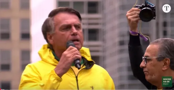  Bolsonaro nega tentativa de golpe e diz esperar por “ajuda externa” 