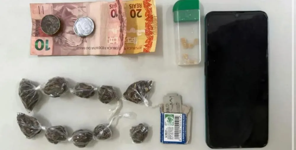 Adolescente é apreendido com drogas em Dias d’Ávila