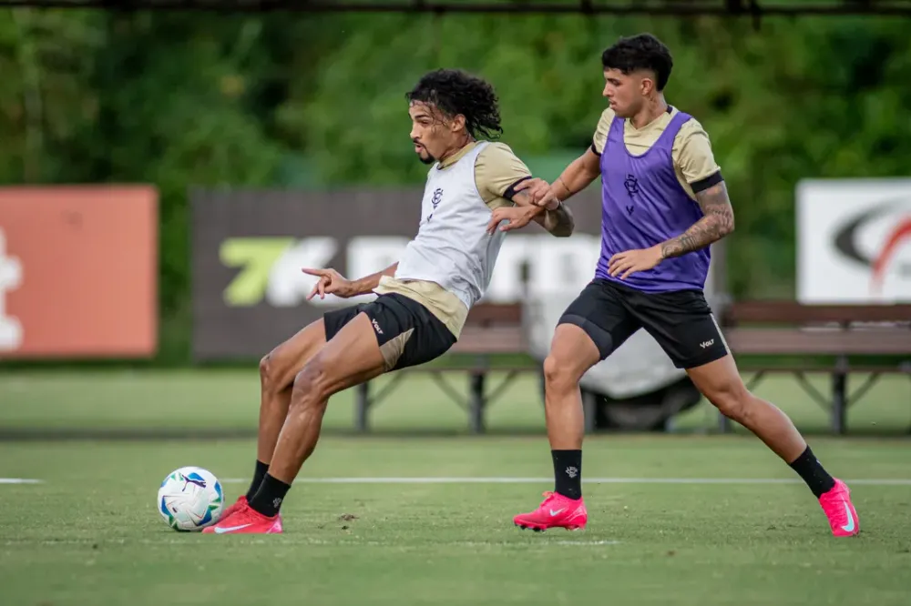 Vitória faz último treino em Salvador para pegar o Defensa Y Justicia