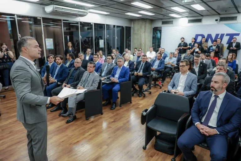 Ministro debate ações prioritárias em rodovias para 2025