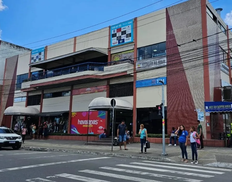 Tremores durante obras no centro assustam comerciantes de Camaçari