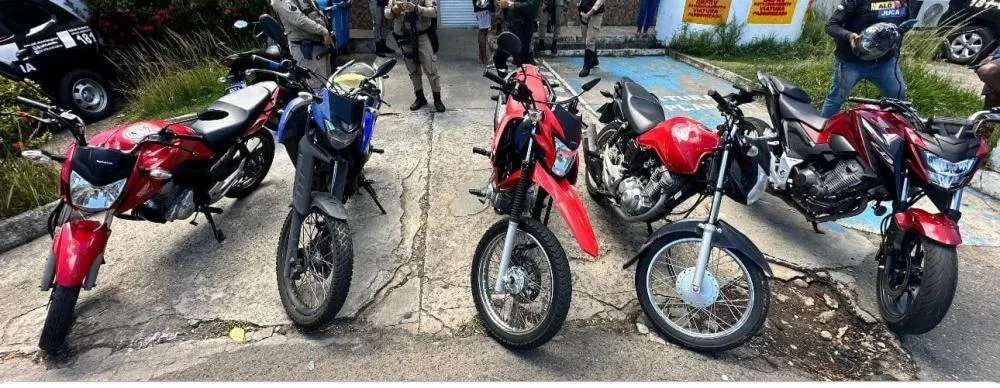 PM desarticula desmanche ilegal e recupera veículos com restrição em Fazenda Grande IV