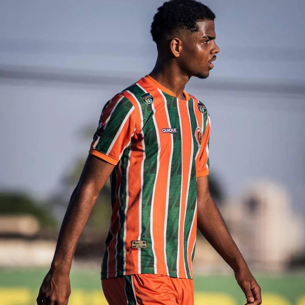 Jovem de Lauro de Freitas faz vaquinha virtual para ir treinar futebol em time da Alemanha