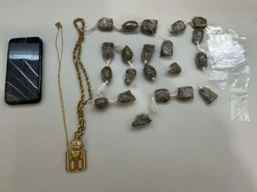 Jovem é preso com drogas durante patrulhamento em Imbassaí