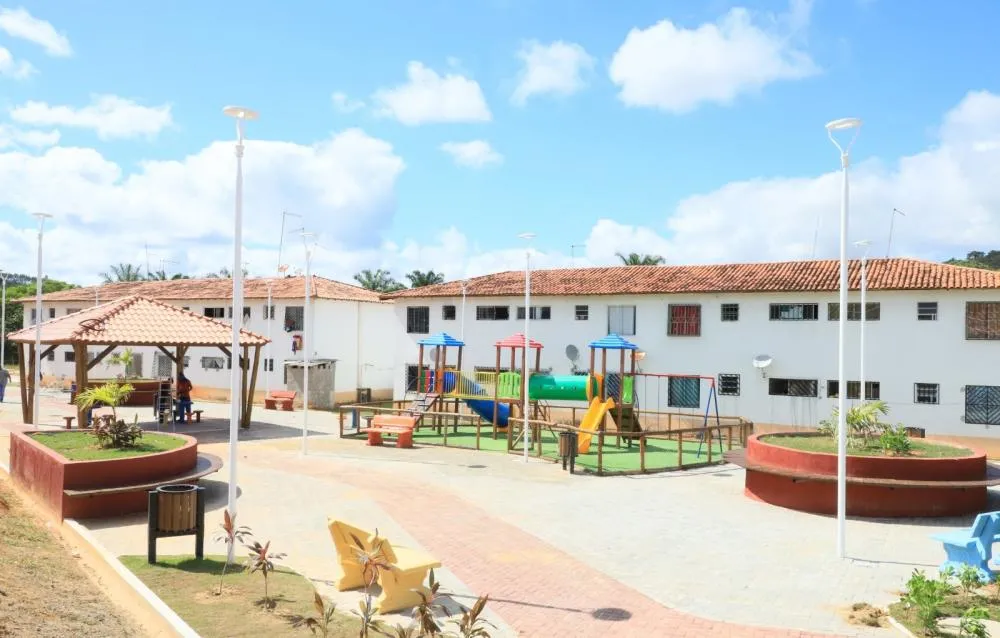 Prefeito Bira inaugura praça do residencial Santa Rita no Amado Bahia