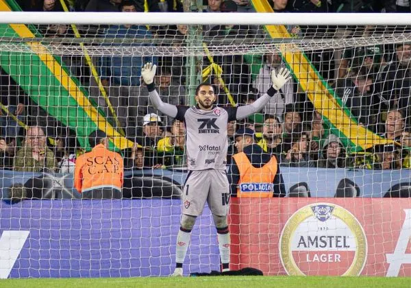 Com atuação decisiva, Lucas Arcanjo aparece na seleção da rodada da Sul-Americana