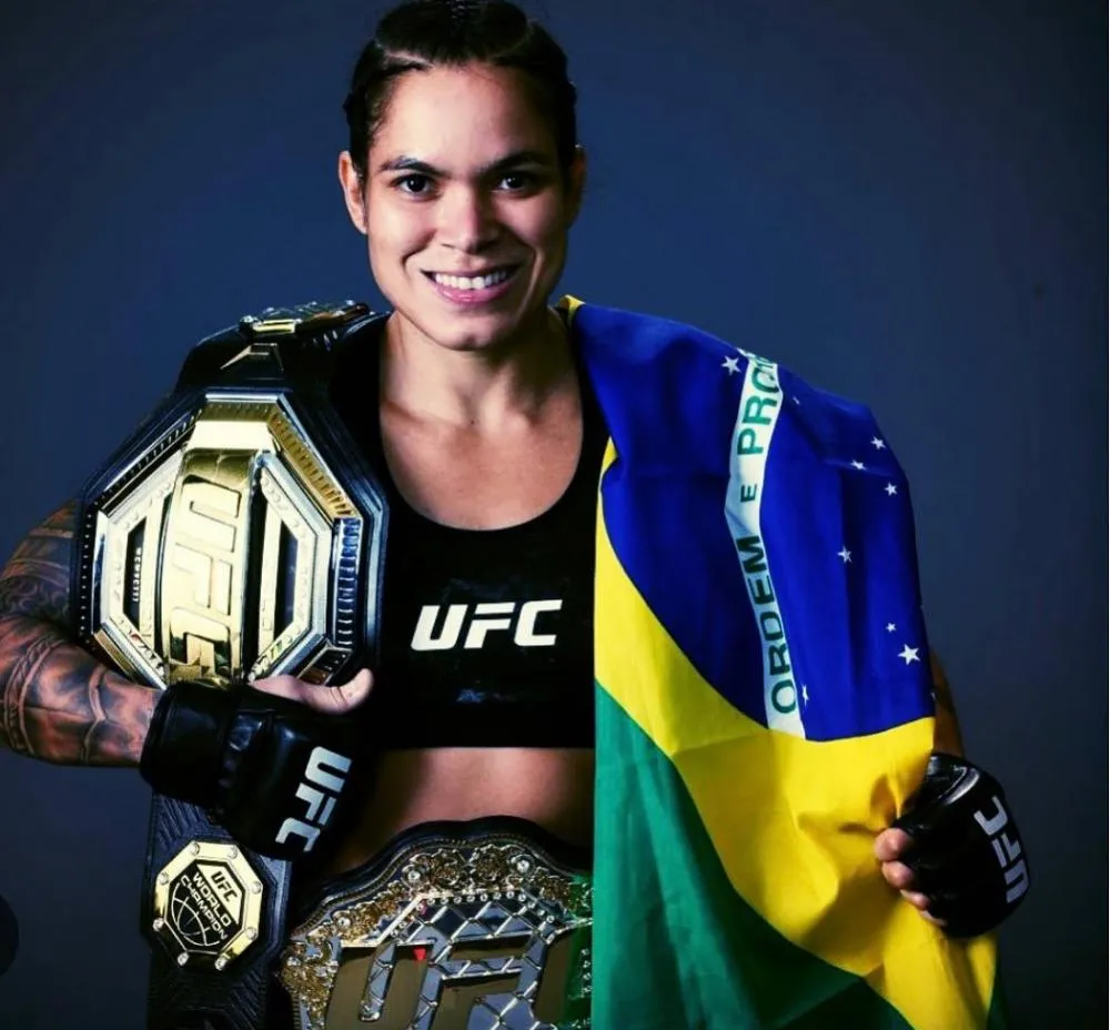  Amanda Nunes entra para o Hall da Fama do UFC e se emociona 