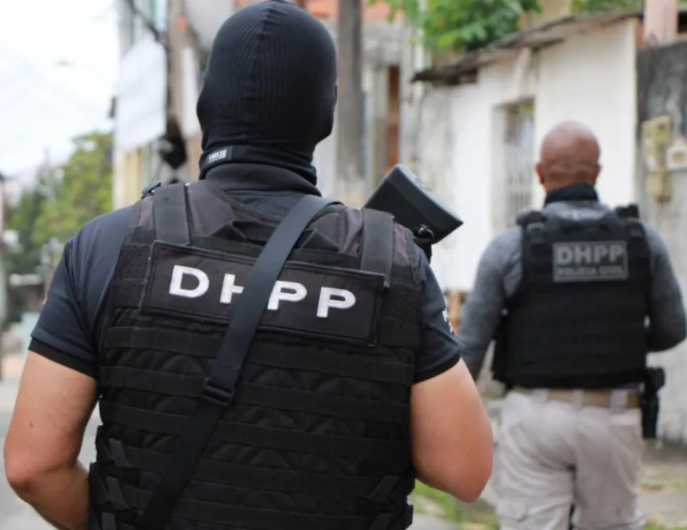 Polícia captura dois líderes de facções que ocupavam o Baralho do Crime