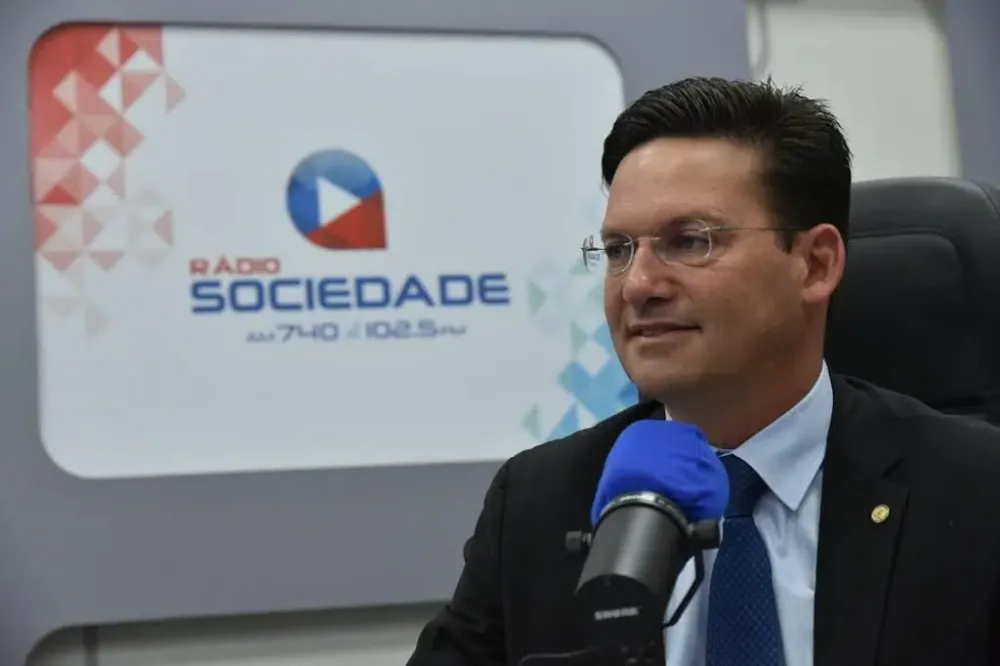 João Roma: “PT quebra a perna do povo e dá muleta dizendo que ajudou”