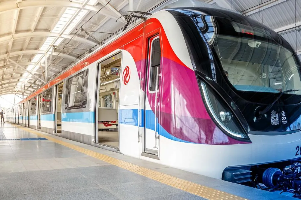 Metrô apresenta problema e causa transtorno após instabilidade 