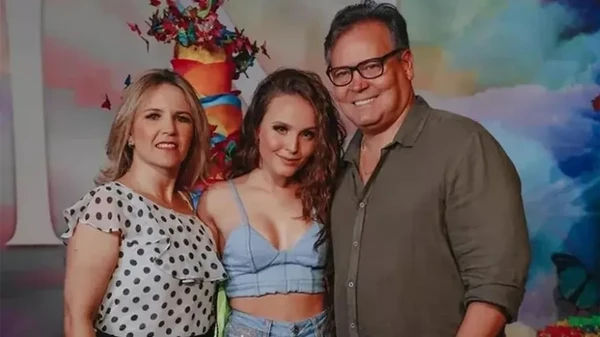 Larissa Manoela ganha na Justiça e anula contrato vitalício assinado pelos pais
