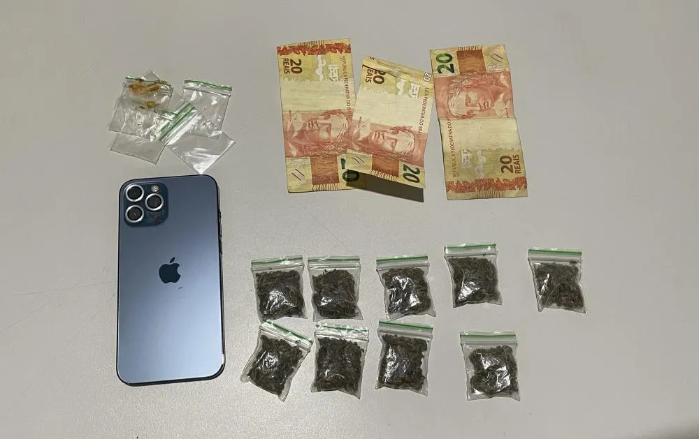 Homem é flagrado com droga em Camaçari