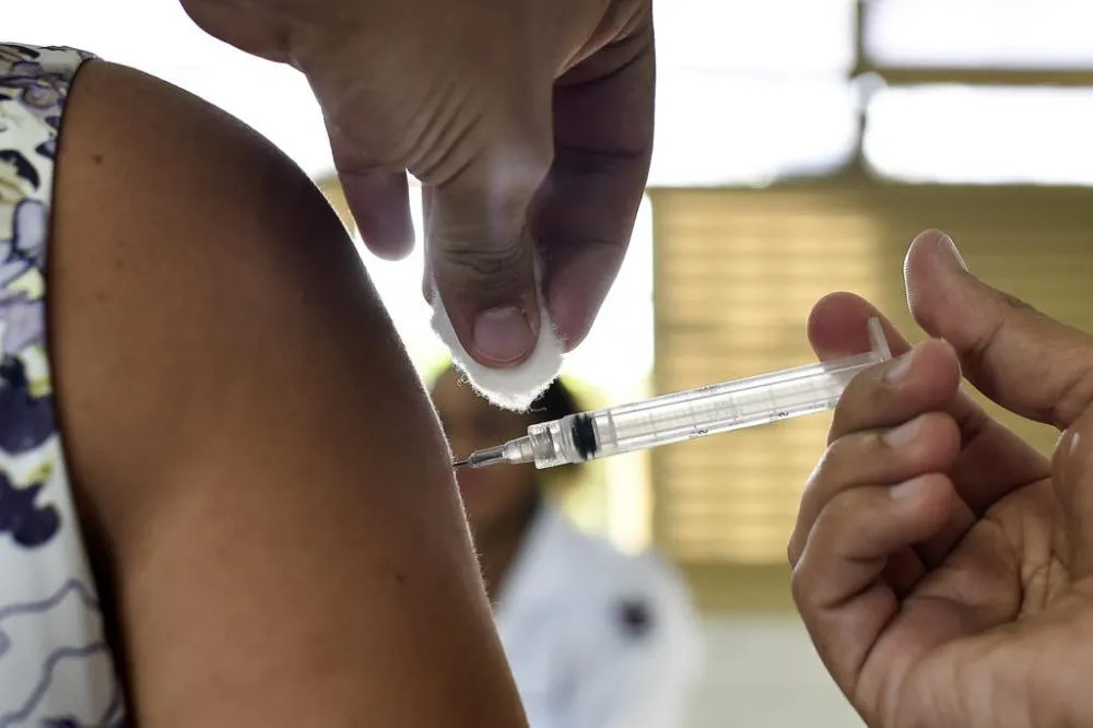 Dias d’Ávila inicia campanha de vacinação contra o HPV para adolescentes