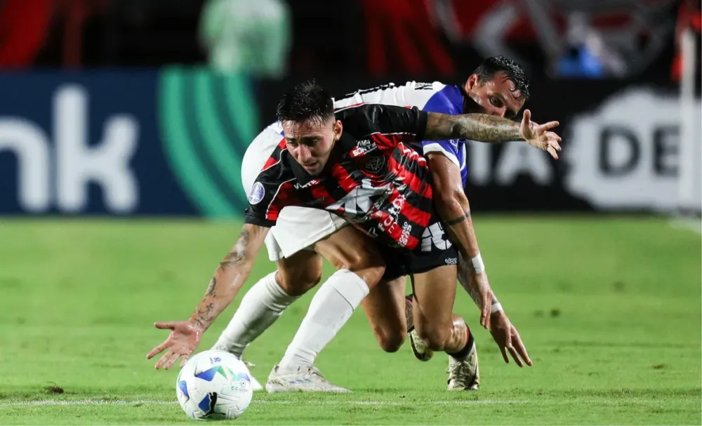 Vitória perde para o Cerro Largo e afunda na lanterna da Sul-Americana