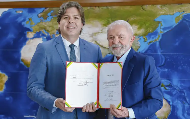 Presidente da Telebrás toma posse como ministro das Comunicações