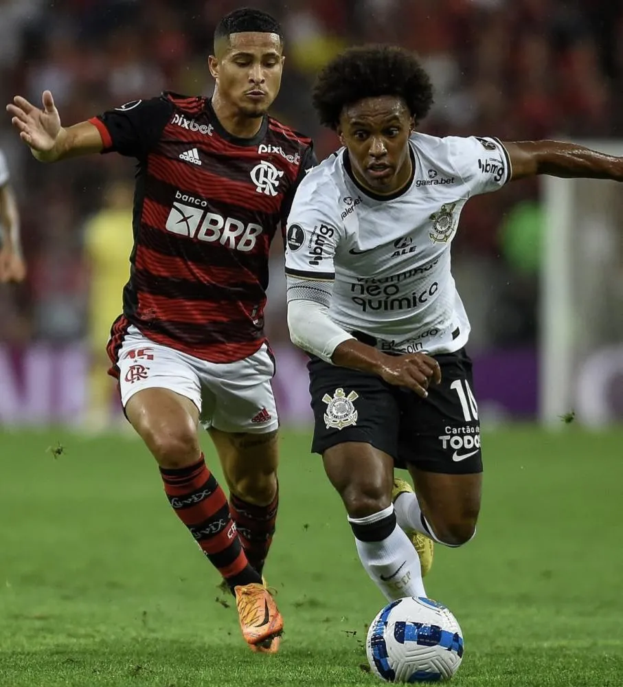 Mirando a liderança do Brasileiro, Flamengo enfrenta Corinthians
