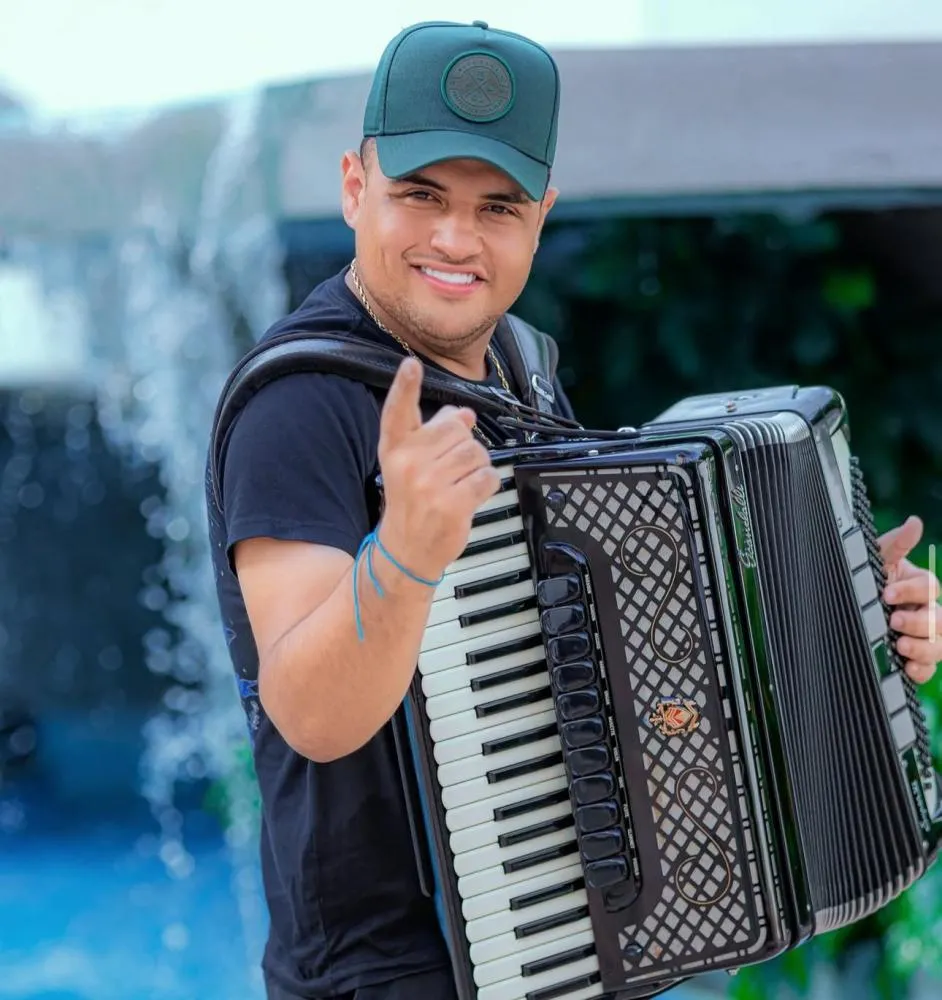 Tarcísio do Acordeon é confirmado no Arraiá do Juca 
